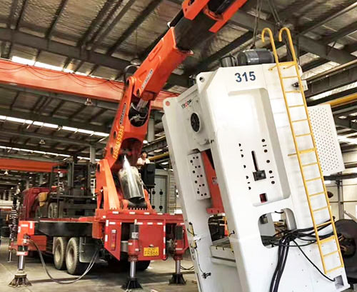 崇阳附近随车吊出租，轻松解决运输难题